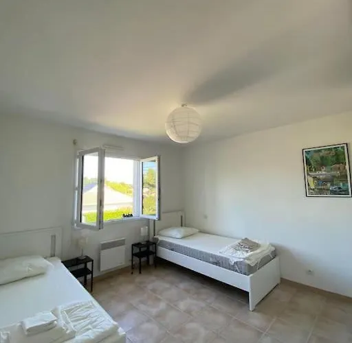 Comte, Quartier Calme, Pres De La Foret.